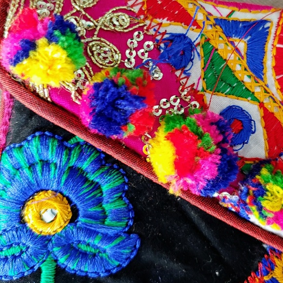 Boho embroidered crossbody bag - Picture 5 of 8